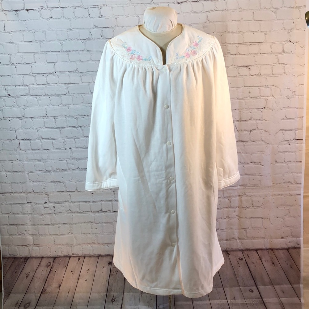 NWT Jasmine Rose Burton robe w embroidered yoke